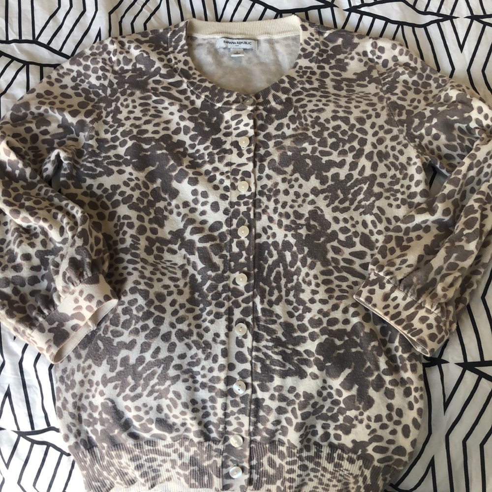 Banana Republic Women’s Sweater. 3/4 Sleeve Size S